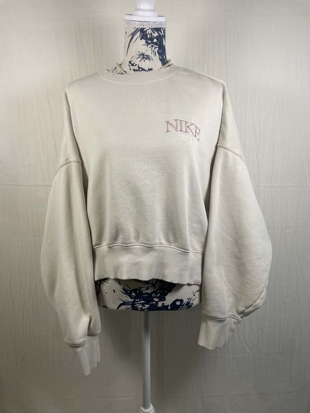 Nike Sportswear Phoenix Fleece Women's Oversized 1972 Crewneck Sweatshirt Sz M - Picture 2 of 7